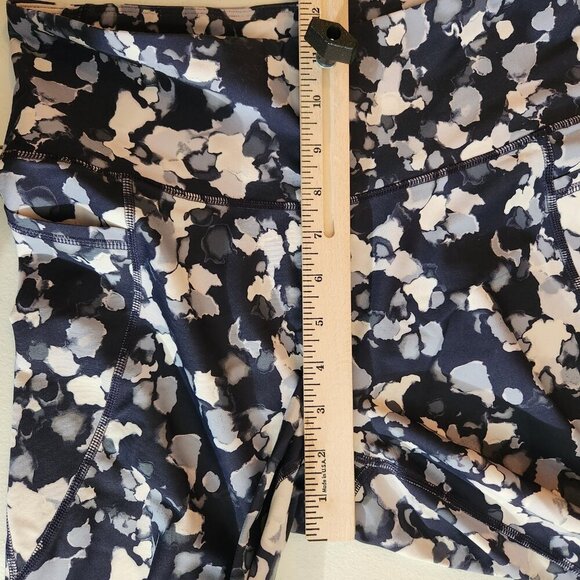 Old Navy Active Elevate Legging Womens Large Blue White Ink Spot Go Dry Pockets - Picture 5 of 16